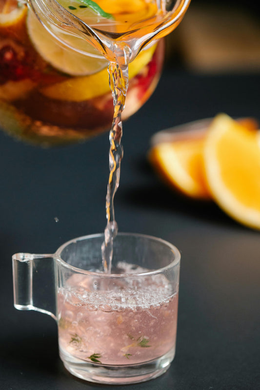 Infusion froide vs soda : quelle boisson choisir pour ta santé ?